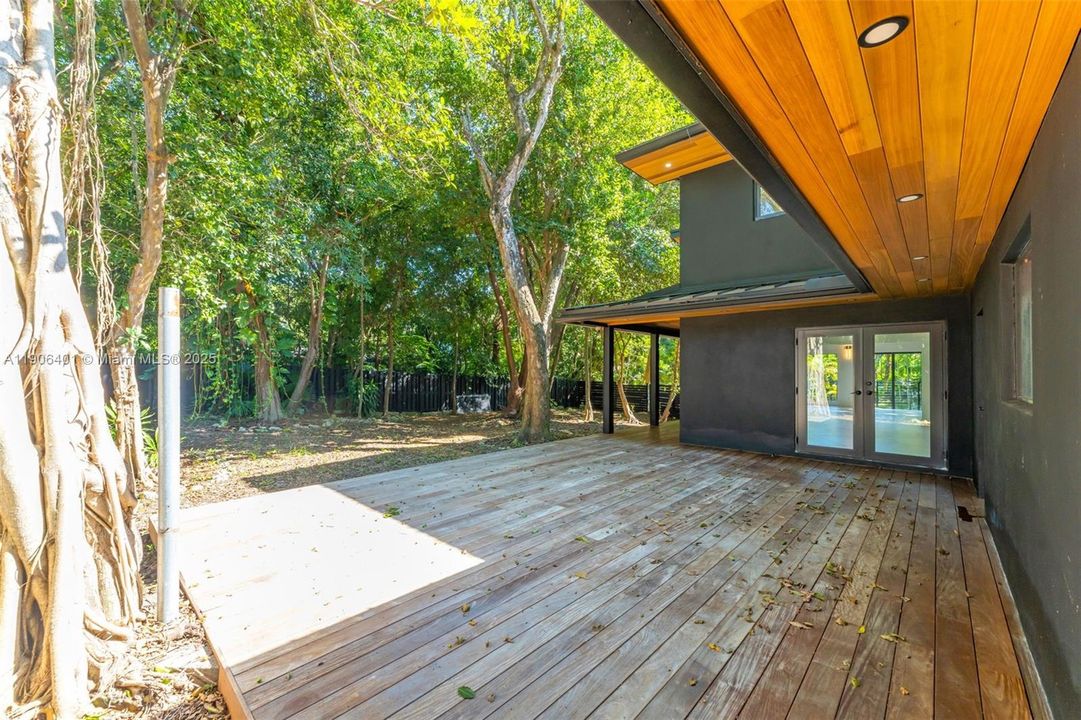 For Sale: $3,652,500 (4 beds, 3 baths, 4480 Square Feet)