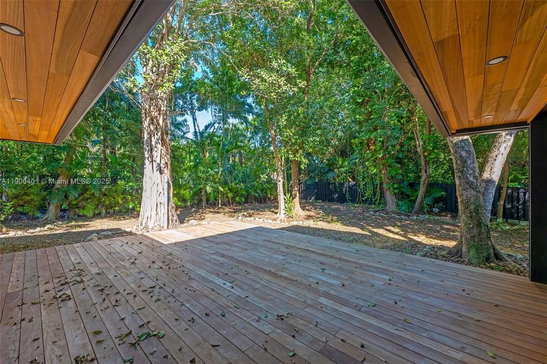 For Sale: $3,652,500 (4 beds, 3 baths, 4480 Square Feet)