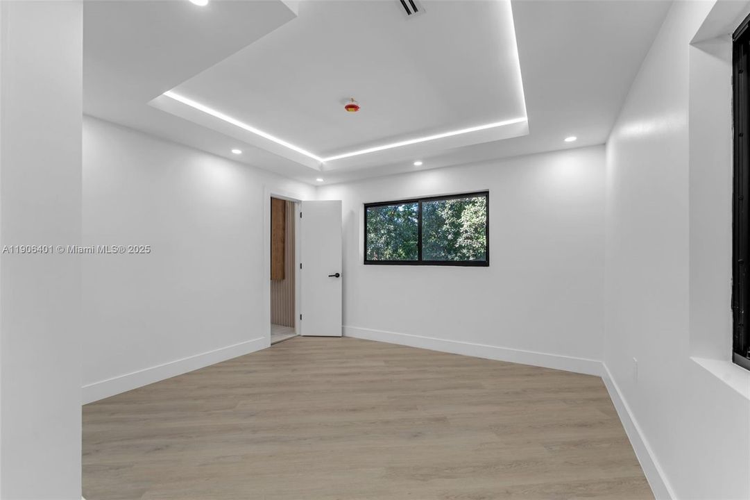 For Sale: $3,652,500 (4 beds, 3 baths, 4480 Square Feet)