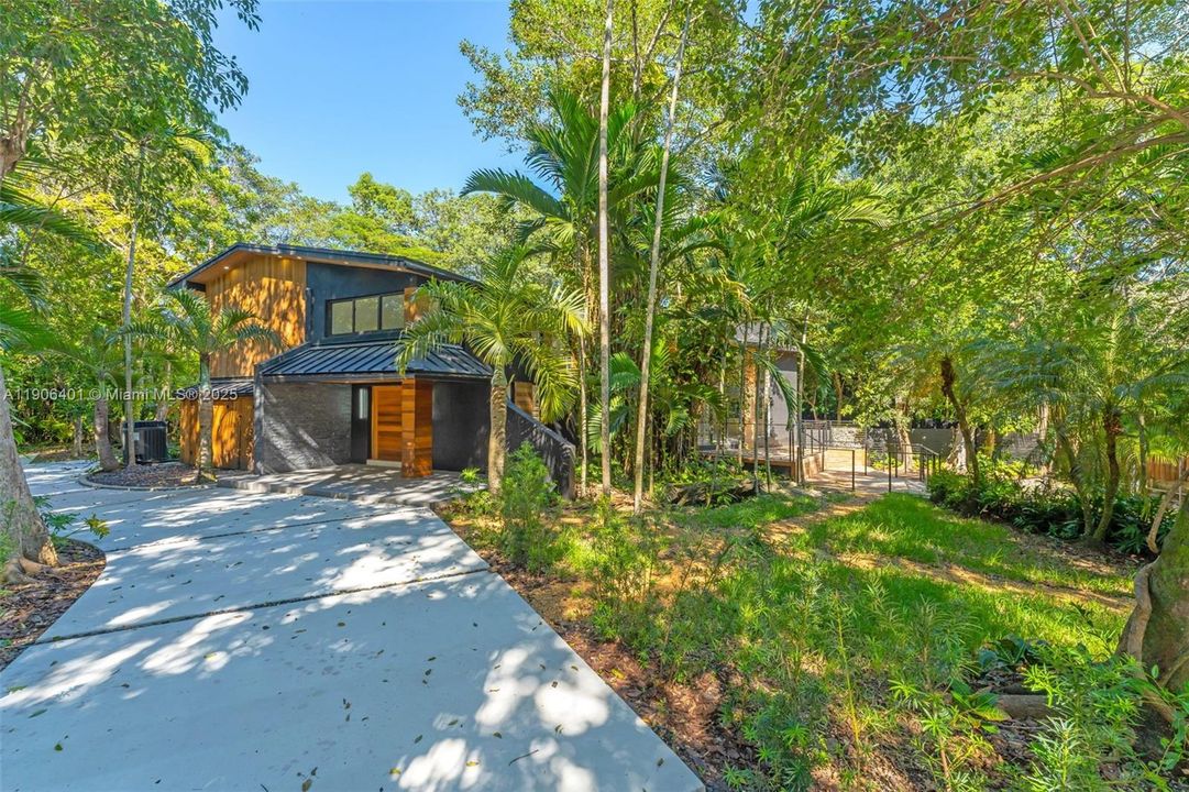 For Sale: $3,652,500 (4 beds, 3 baths, 4480 Square Feet)