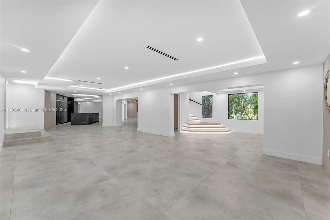 For Sale: $3,652,500 (4 beds, 3 baths, 4480 Square Feet)