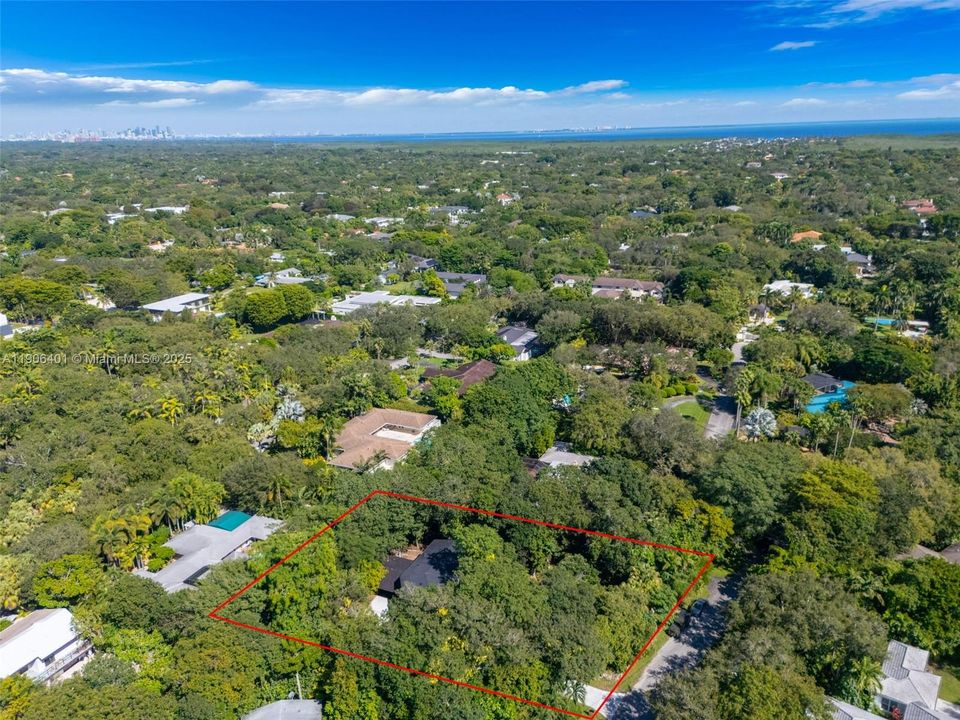 For Sale: $3,652,500 (4 beds, 3 baths, 4480 Square Feet)