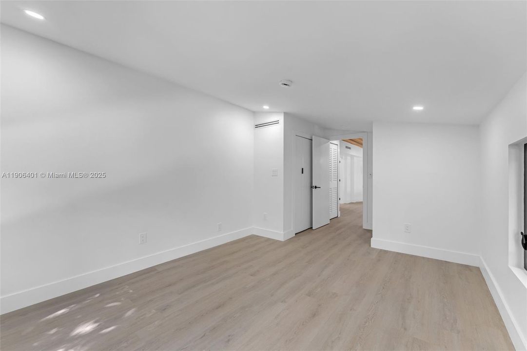 For Sale: $3,652,500 (4 beds, 3 baths, 4480 Square Feet)