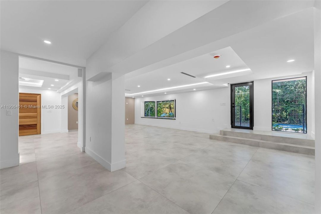 For Sale: $3,652,500 (4 beds, 3 baths, 4480 Square Feet)