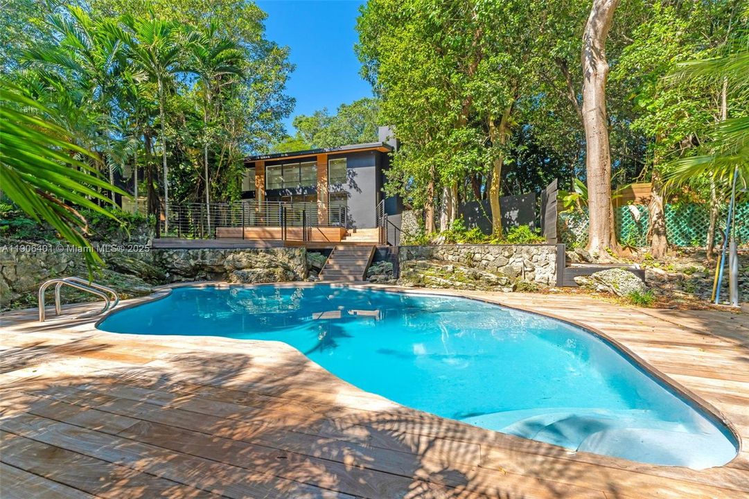 For Sale: $3,652,500 (4 beds, 3 baths, 4480 Square Feet)