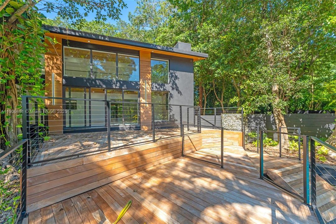 For Sale: $3,652,500 (4 beds, 3 baths, 4480 Square Feet)