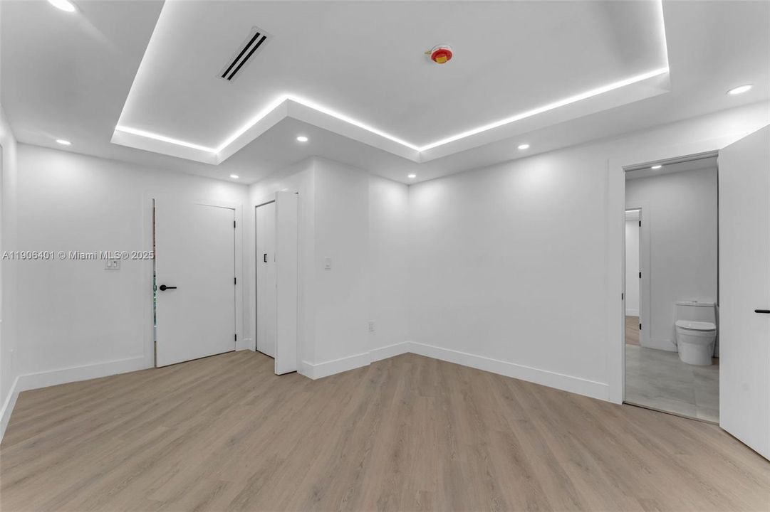 For Sale: $3,652,500 (4 beds, 3 baths, 4480 Square Feet)