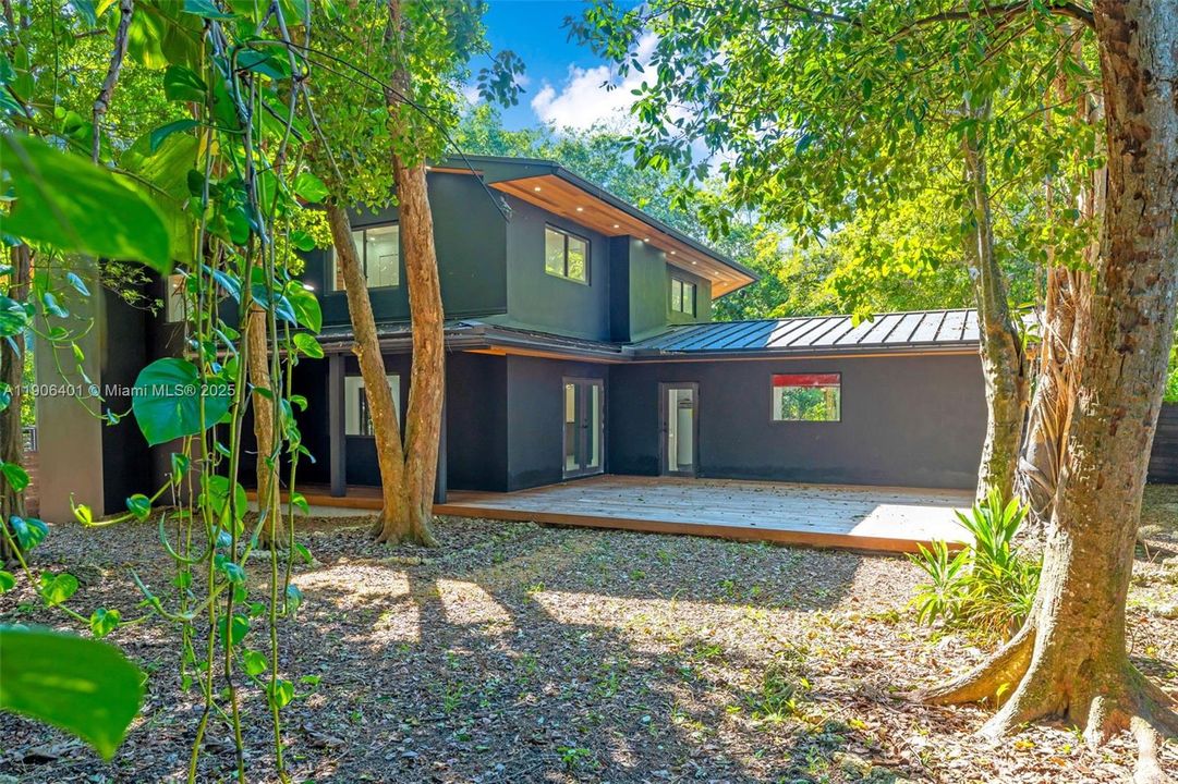 For Sale: $3,652,500 (4 beds, 3 baths, 4480 Square Feet)