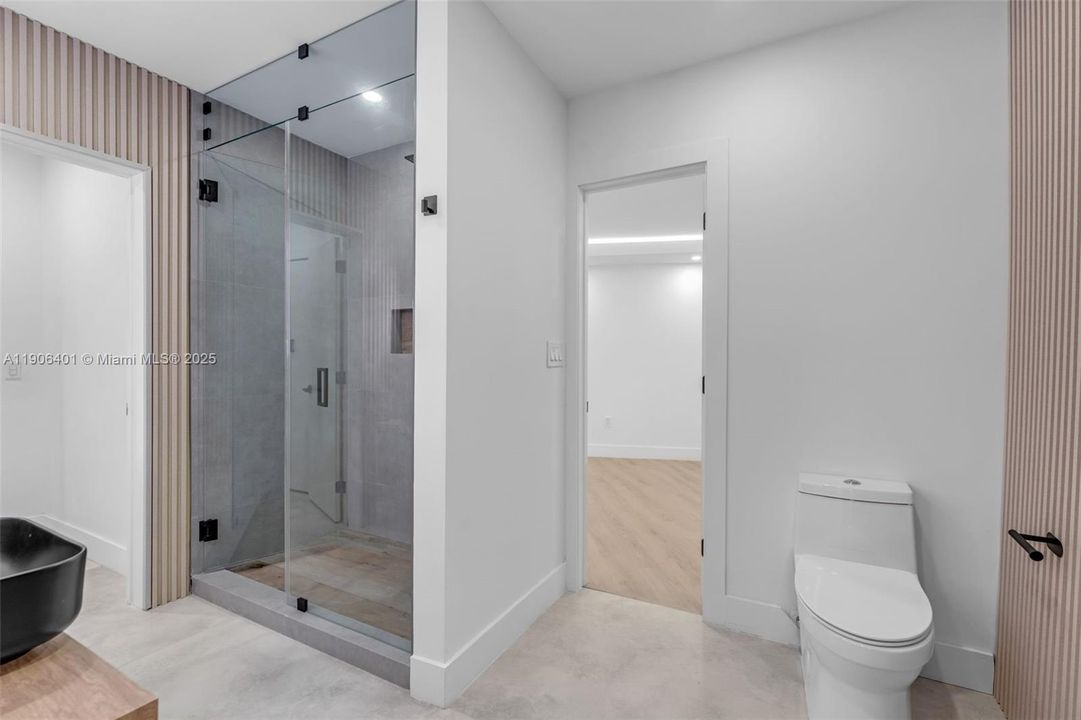 For Sale: $3,652,500 (4 beds, 3 baths, 4480 Square Feet)