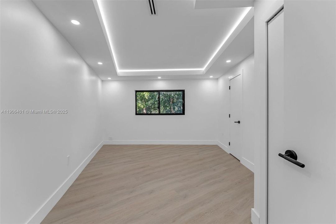 For Sale: $3,652,500 (4 beds, 3 baths, 4480 Square Feet)