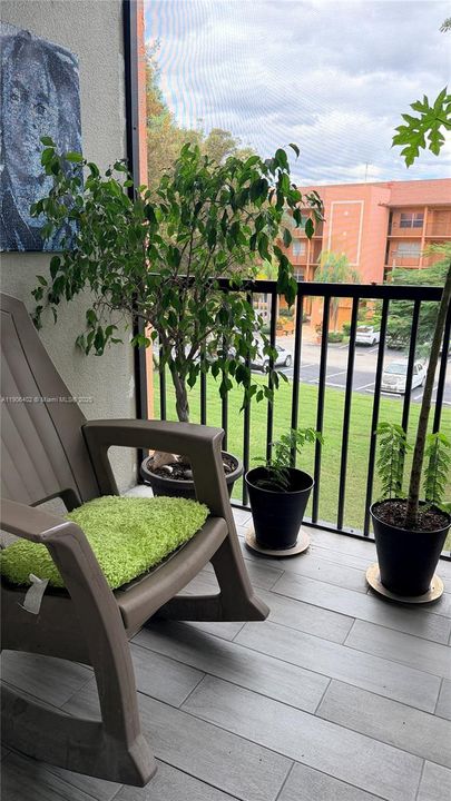 待售: $240,000 (2 贝兹, 2 浴室, 1207 平方英尺)