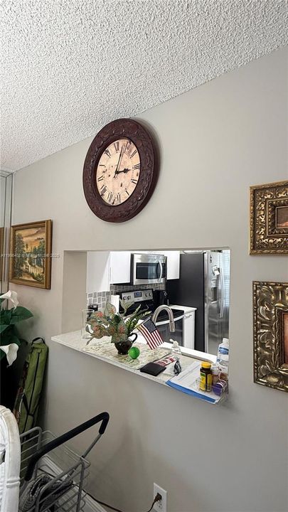 待售: $240,000 (2 贝兹, 2 浴室, 1207 平方英尺)