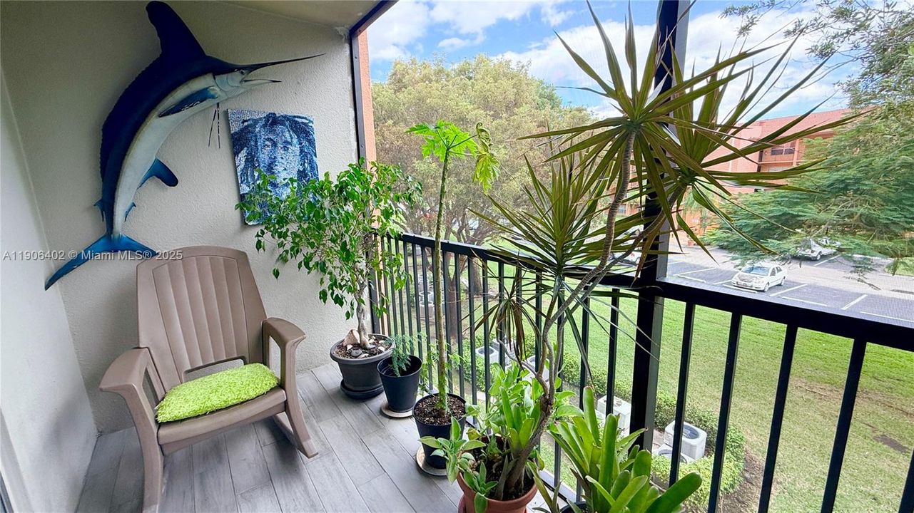 待售: $240,000 (2 贝兹, 2 浴室, 1207 平方英尺)