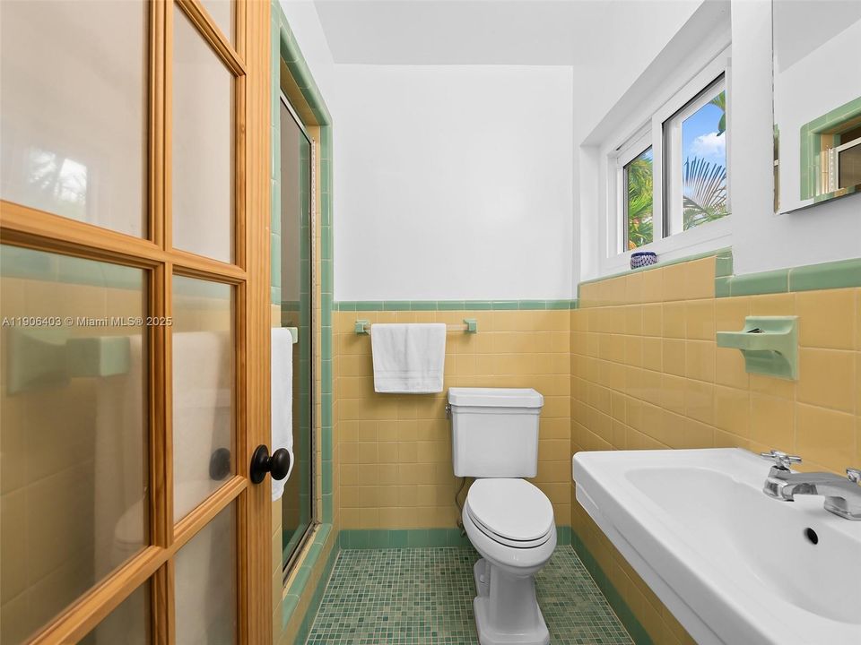 Activo con contrato: $874,900 (3 camas, 2 baños, 1755 Pies cuadrados)