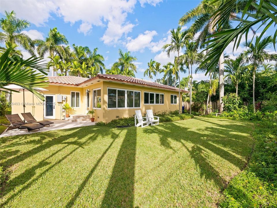 Activo con contrato: $874,900 (3 camas, 2 baños, 1755 Pies cuadrados)