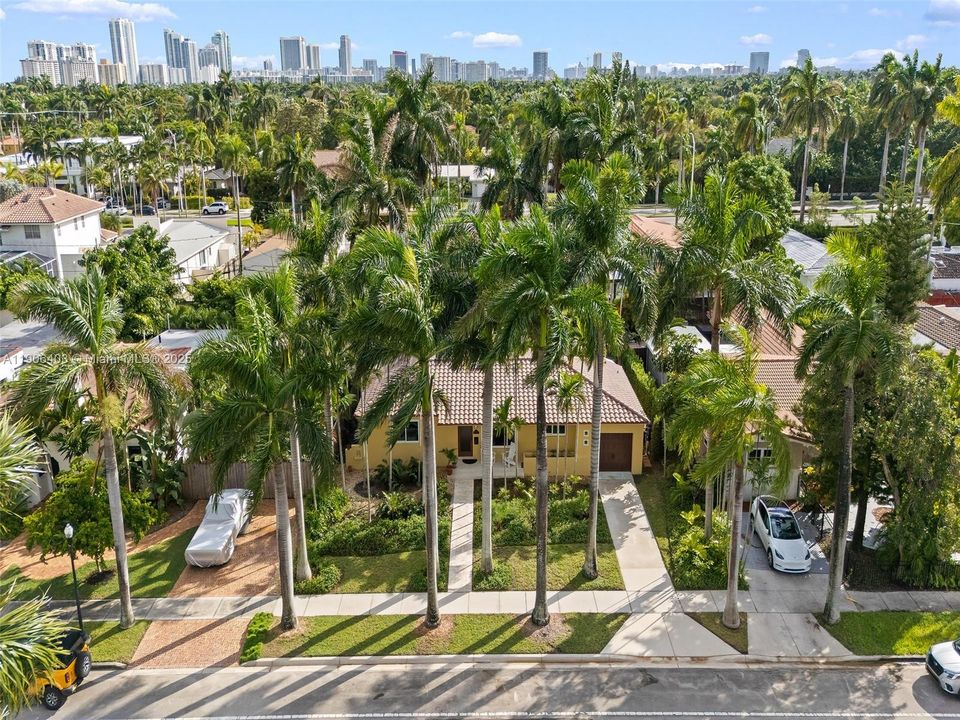 Activo con contrato: $874,900 (3 camas, 2 baños, 1755 Pies cuadrados)