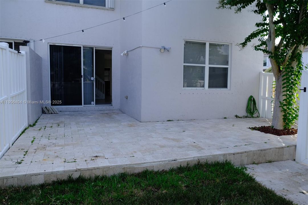 最近租的: $3,500 (3 贝兹, 2 浴室, 1679 平方英尺)