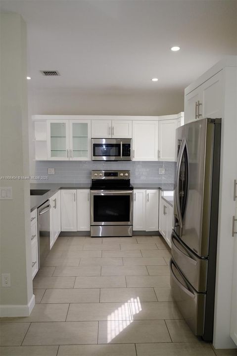 最近租的: $3,500 (3 贝兹, 2 浴室, 1679 平方英尺)