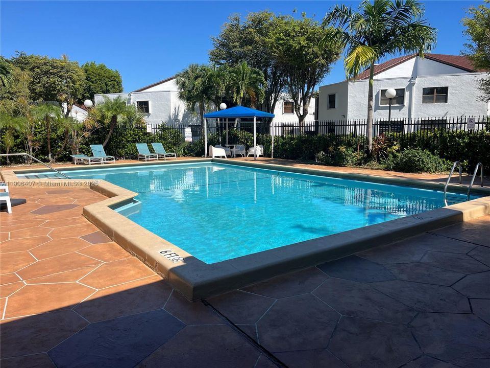 Recently Rented: $2,250 (2 beds, 2 baths, 1000 Square Feet)