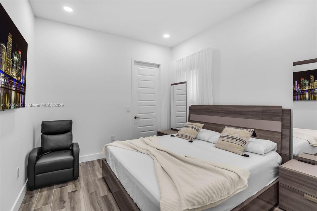 En Renta: $7,400 (4 camas, 3 baños, 2847 Pies cuadrados)