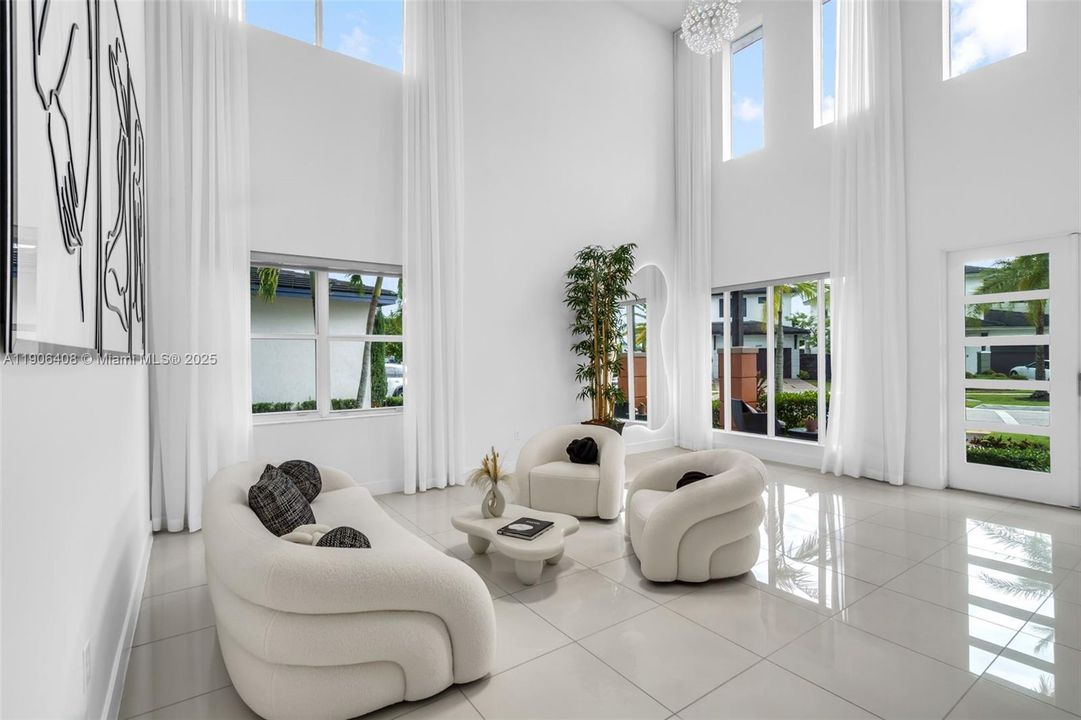 En Renta: $7,400 (4 camas, 3 baños, 2847 Pies cuadrados)