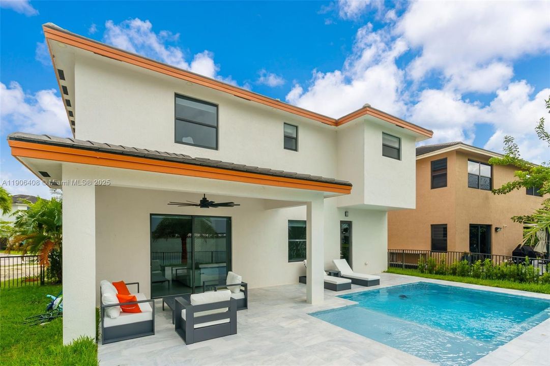 En Renta: $7,400 (4 camas, 3 baños, 2847 Pies cuadrados)