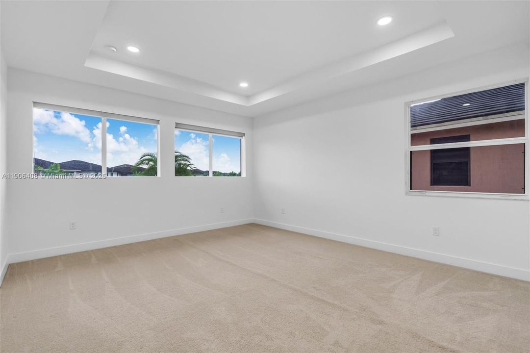 En Renta: $7,400 (4 camas, 3 baños, 2847 Pies cuadrados)