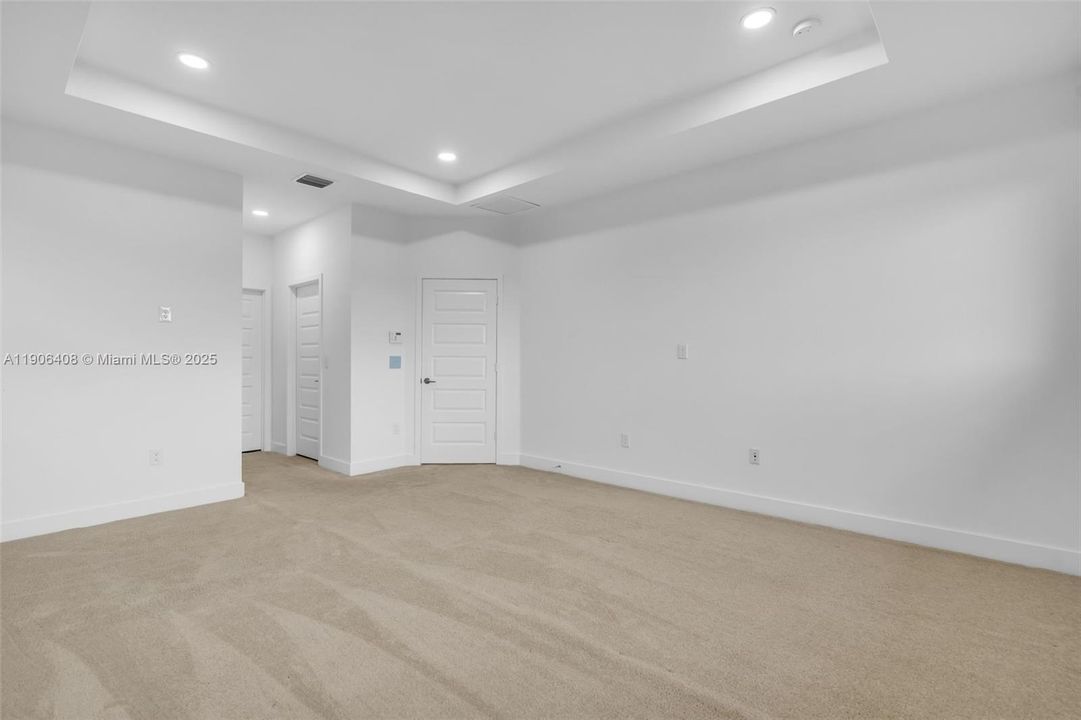 En Renta: $7,400 (4 camas, 3 baños, 2847 Pies cuadrados)