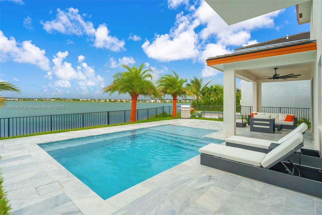 En Renta: $7,400 (4 camas, 3 baños, 2847 Pies cuadrados)