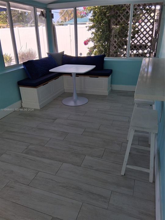 待售: $699,000 (3 贝兹, 2 浴室, 1084 平方英尺)