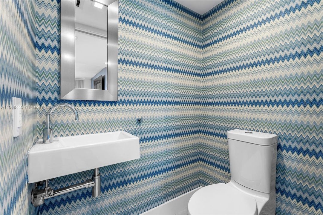 На продажу: $1,395,000 (2 спален, 2 ванн, 1733 Квадратных фут)