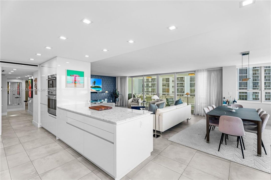 На продажу: $1,395,000 (2 спален, 2 ванн, 1733 Квадратных фут)