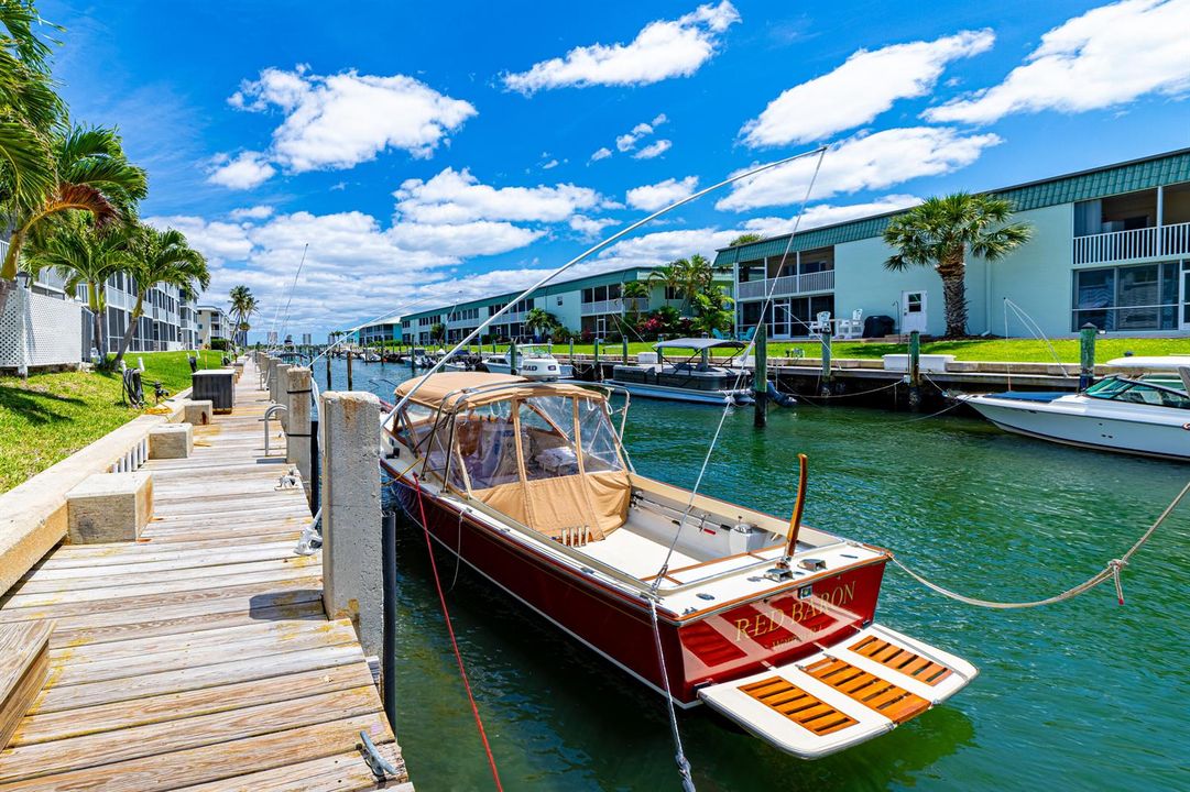 Canal & Boats