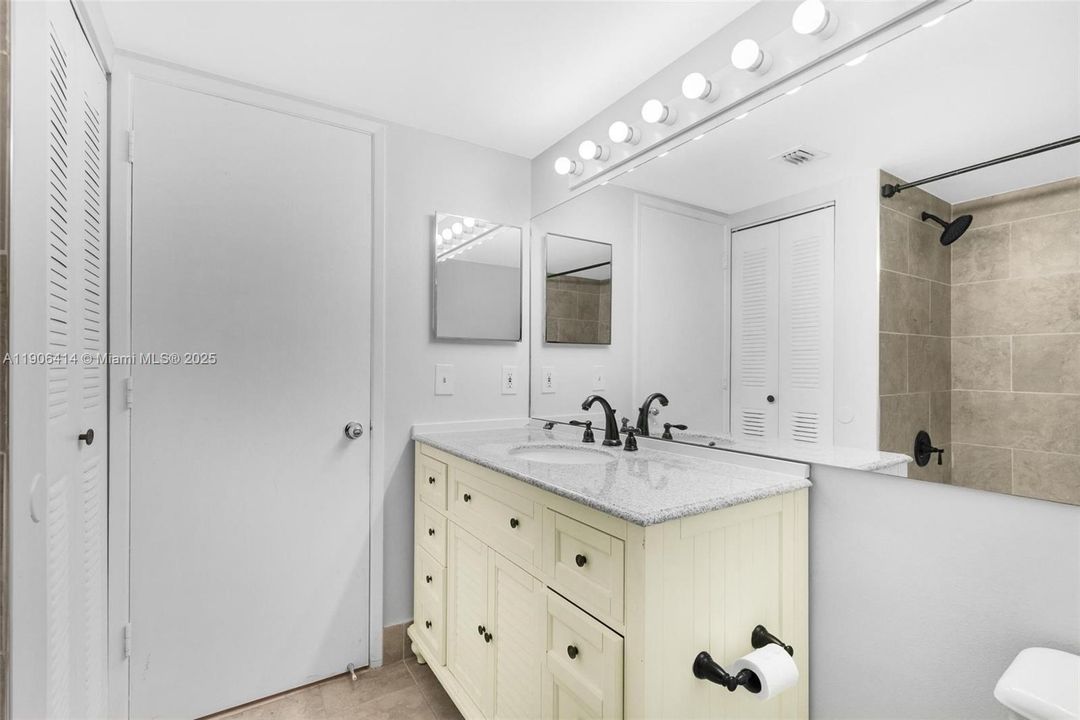 Под контрактом: $2,050 (1 спален, 1 ванн, 743 Квадратных фут)