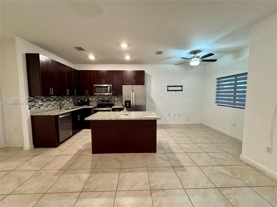 待售: $454,500 (4 贝兹, 3 浴室, 1680 平方英尺)