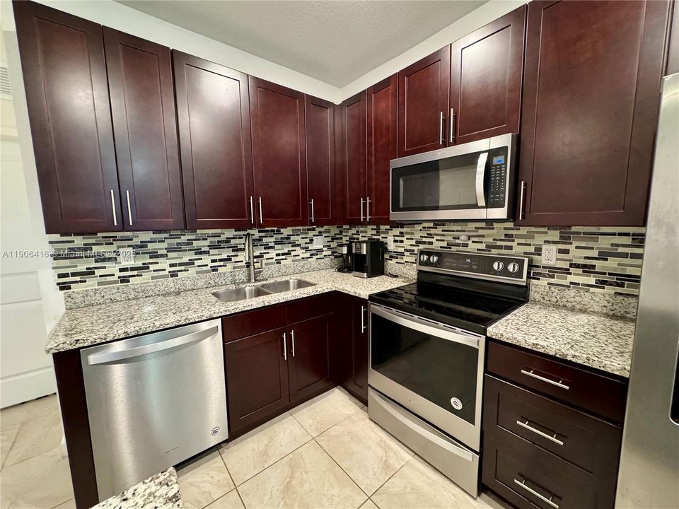 待售: $454,500 (4 贝兹, 3 浴室, 1680 平方英尺)