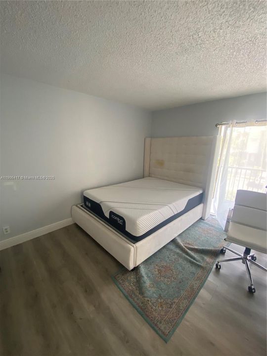 For Rent: $1,950 (1 beds, 1 baths, 590 Square Feet)
