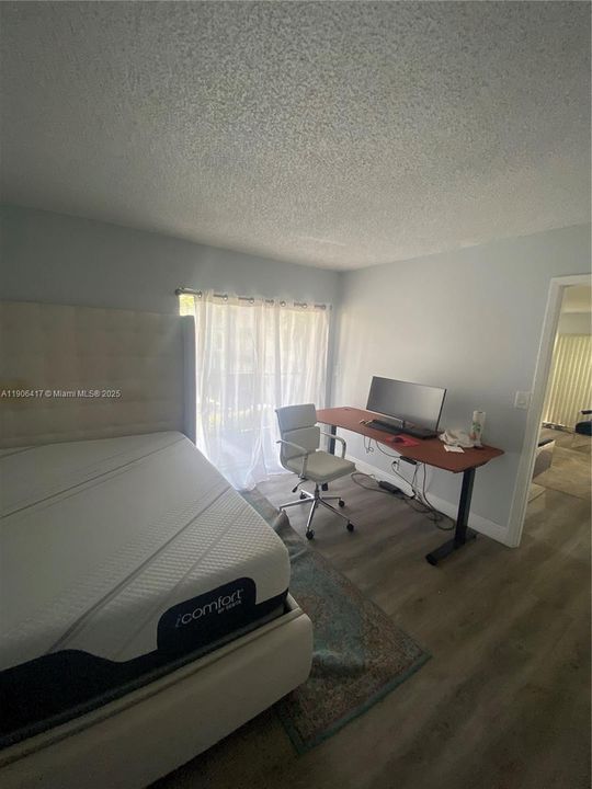 For Rent: $1,950 (1 beds, 1 baths, 590 Square Feet)