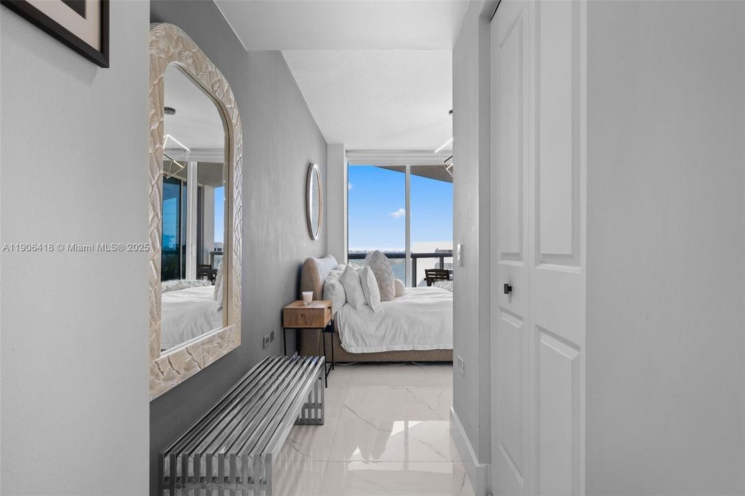 待售: $499,000 (1 贝兹, 1 浴室, 828 平方英尺)