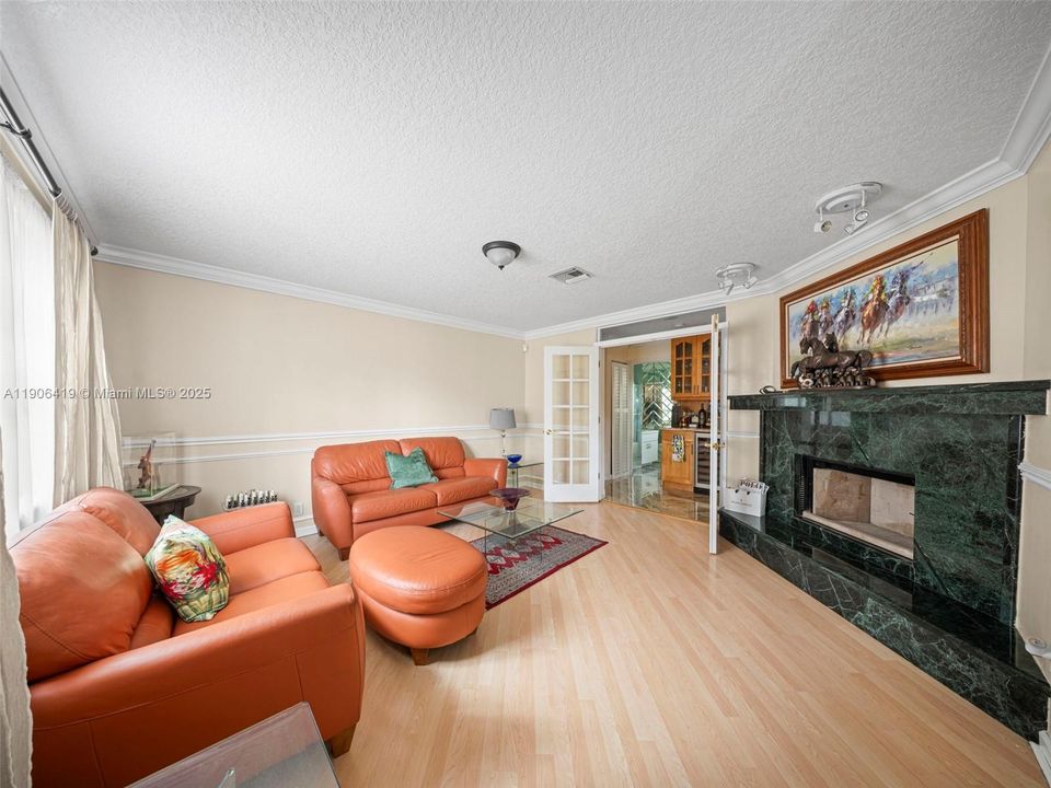 En Venta: $1,620,000 (3 camas, 3 baños, 2380 Pies cuadrados)