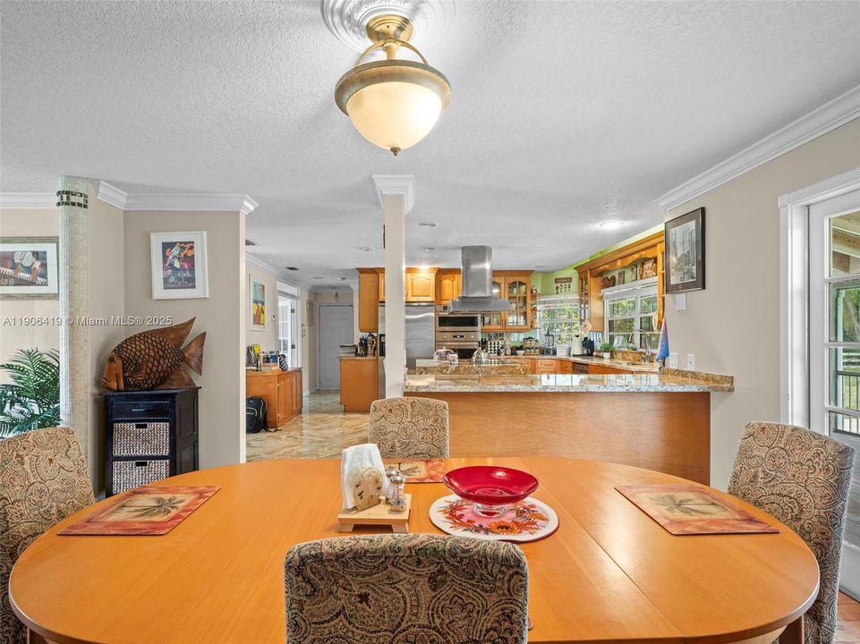 En Venta: $1,620,000 (3 camas, 3 baños, 2380 Pies cuadrados)