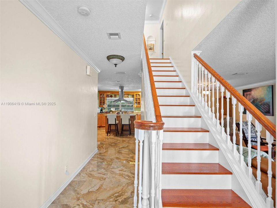 En Venta: $1,620,000 (3 camas, 3 baños, 2380 Pies cuadrados)