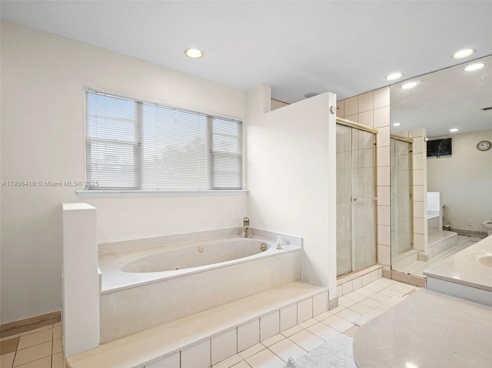 En Venta: $1,620,000 (3 camas, 3 baños, 2380 Pies cuadrados)