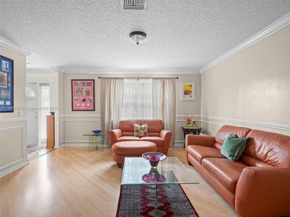 En Venta: $1,620,000 (3 camas, 3 baños, 2380 Pies cuadrados)