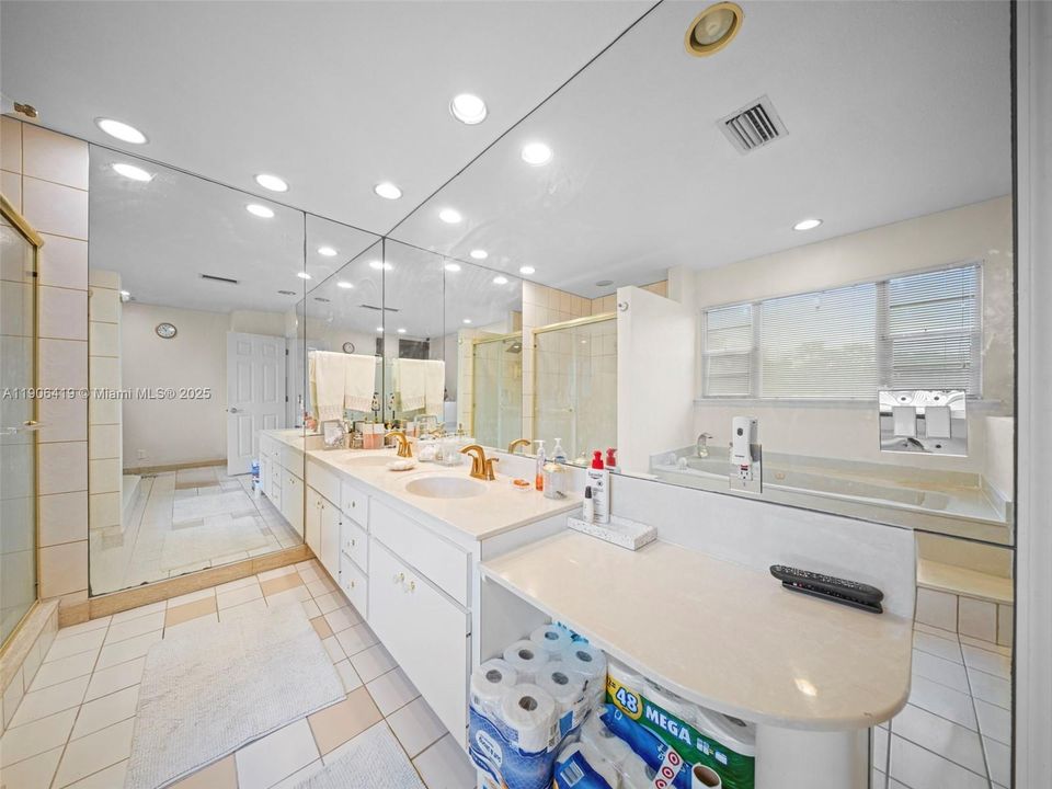 En Venta: $1,620,000 (3 camas, 3 baños, 2380 Pies cuadrados)