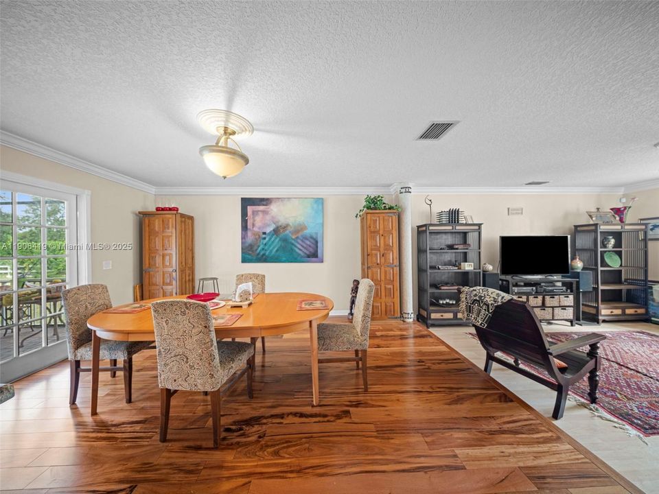 En Venta: $1,620,000 (3 camas, 3 baños, 2380 Pies cuadrados)