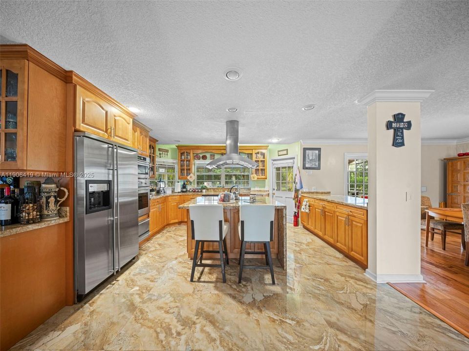 En Venta: $1,620,000 (3 camas, 3 baños, 2380 Pies cuadrados)