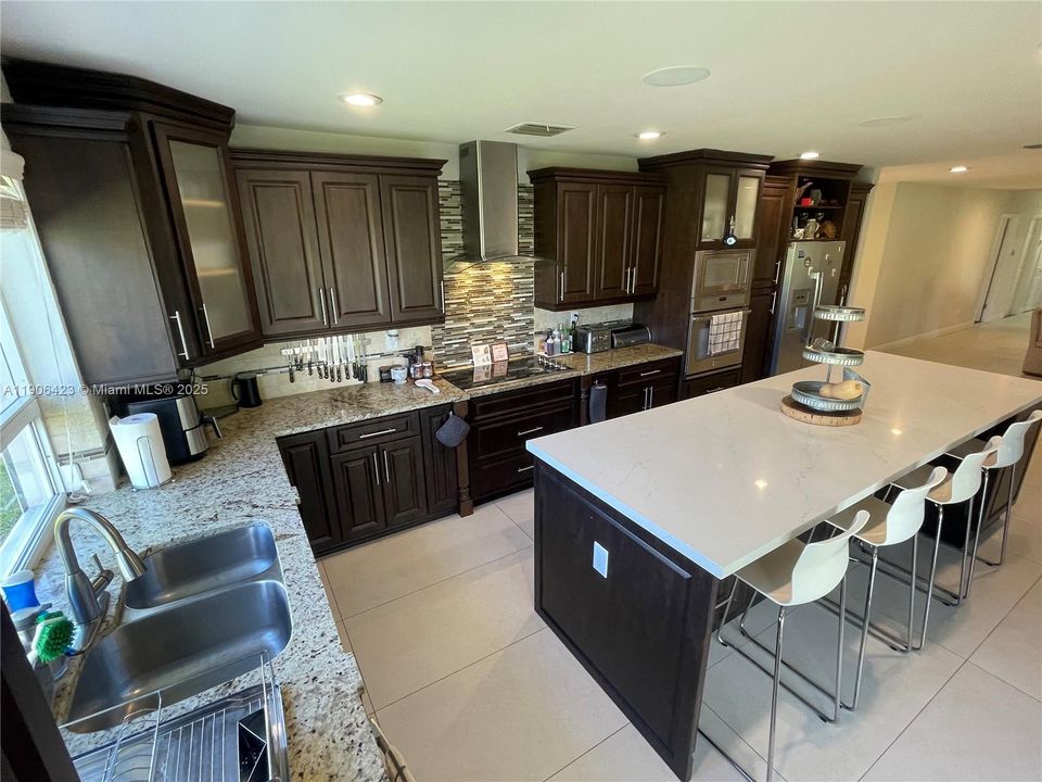 На продажу: $1,599,999 (4 спален, 2 ванн, 2920 Квадратных фут)