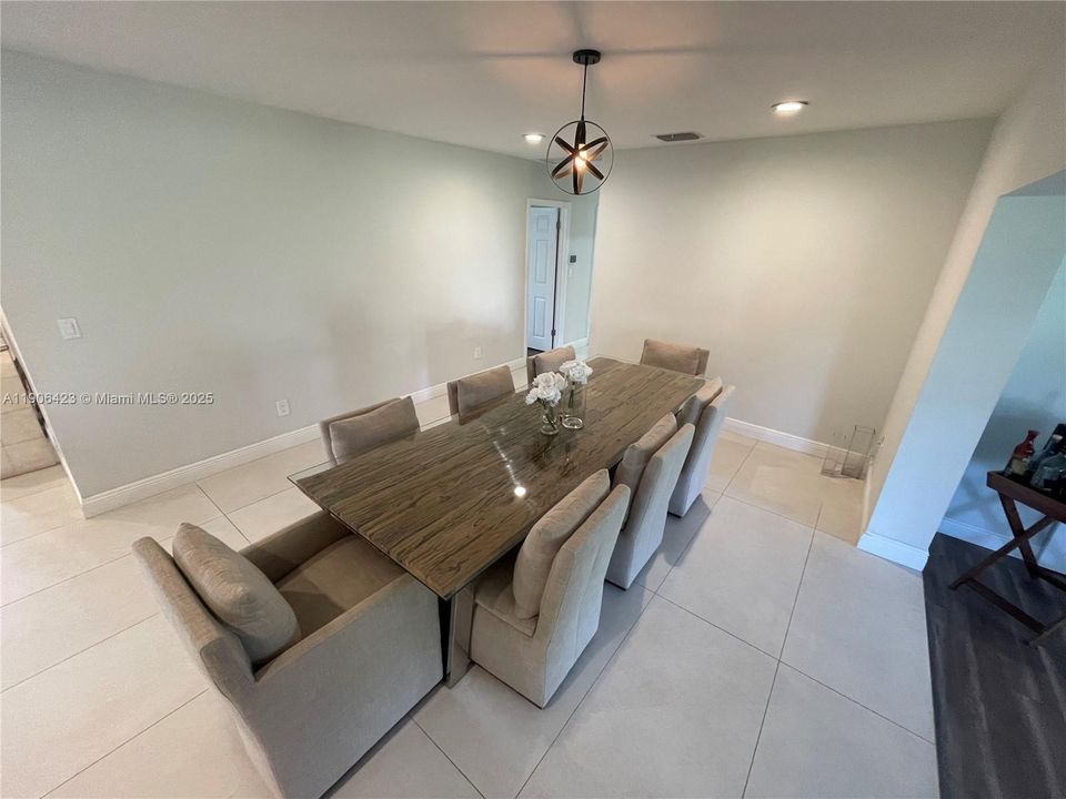 На продажу: $1,599,999 (4 спален, 2 ванн, 2920 Квадратных фут)