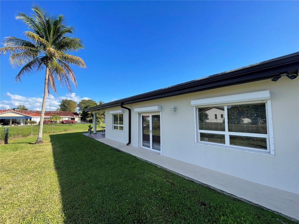 На продажу: $1,599,999 (4 спален, 2 ванн, 2920 Квадратных фут)